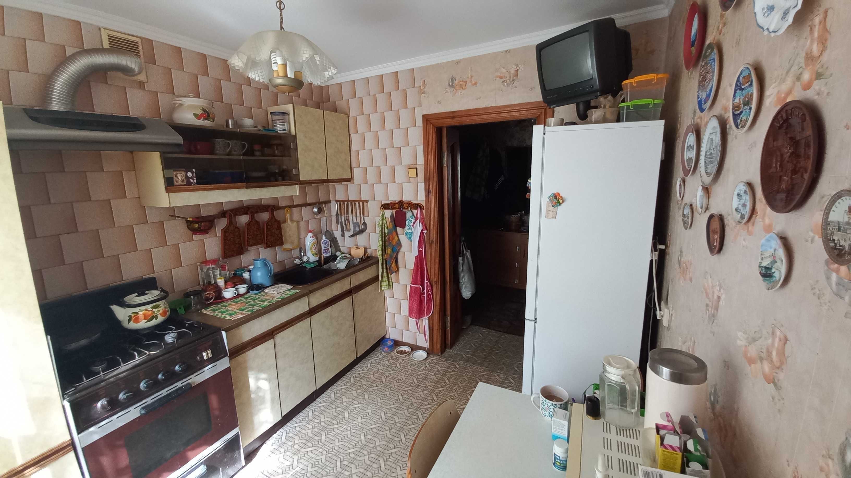 Продам 3-х кімнатну квартиру (61 кв.м.) у центрі міста Прилуки.