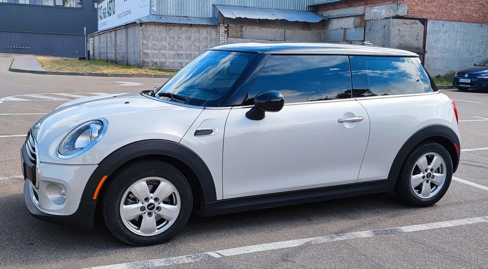 Продам Mini cooper f56 (2015г.) 44000 км. пробег