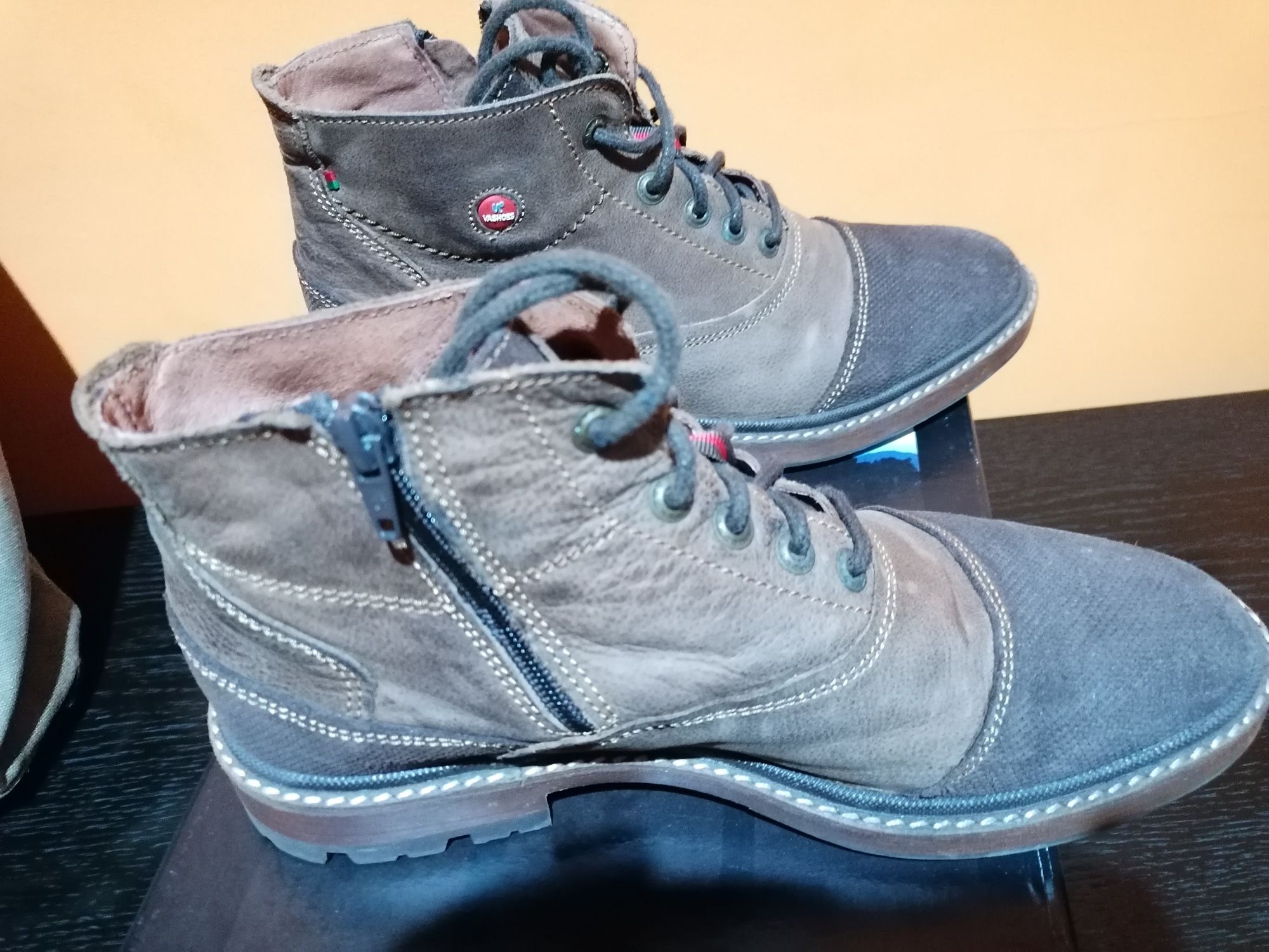 Sapatos pele T 40