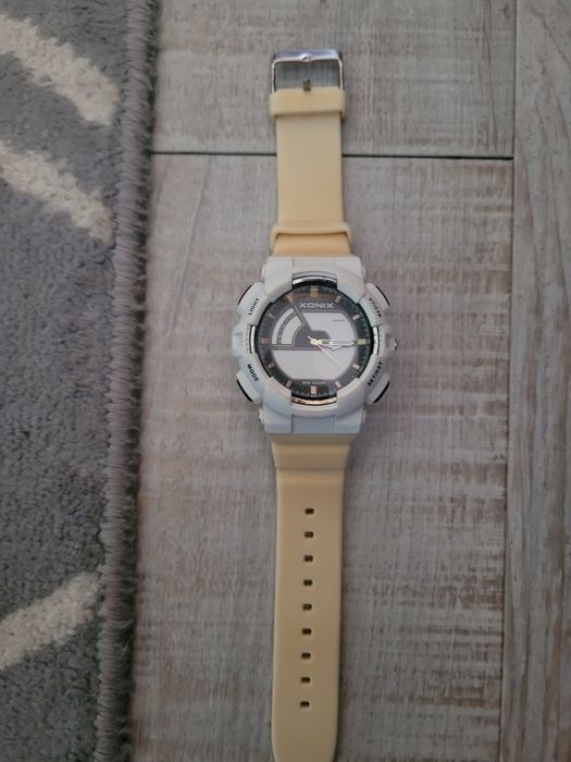 Zegarek kwarcowy sportowy biały xonix WR 100M