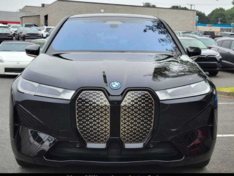 BMW iX xDrive50      2024
