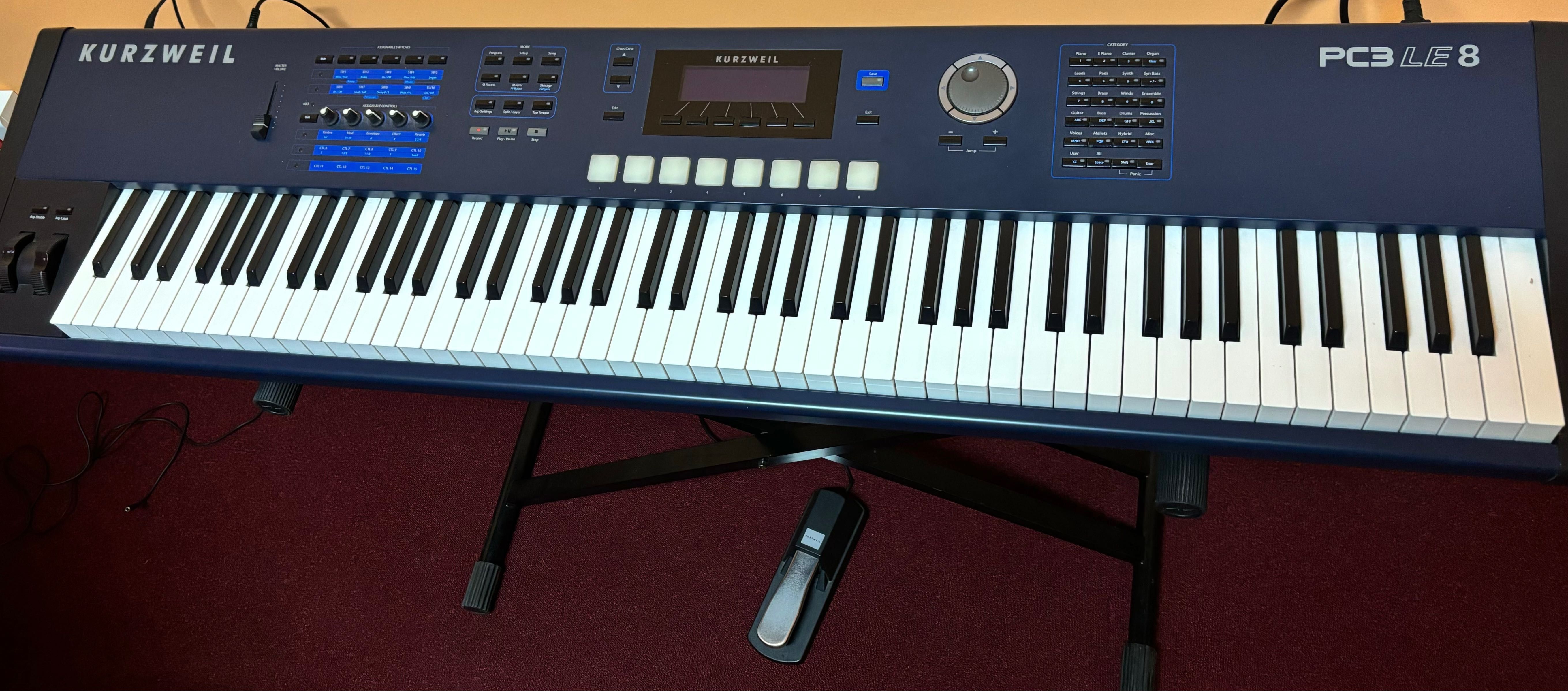 Syntezator KURZWEIL PC3LE8