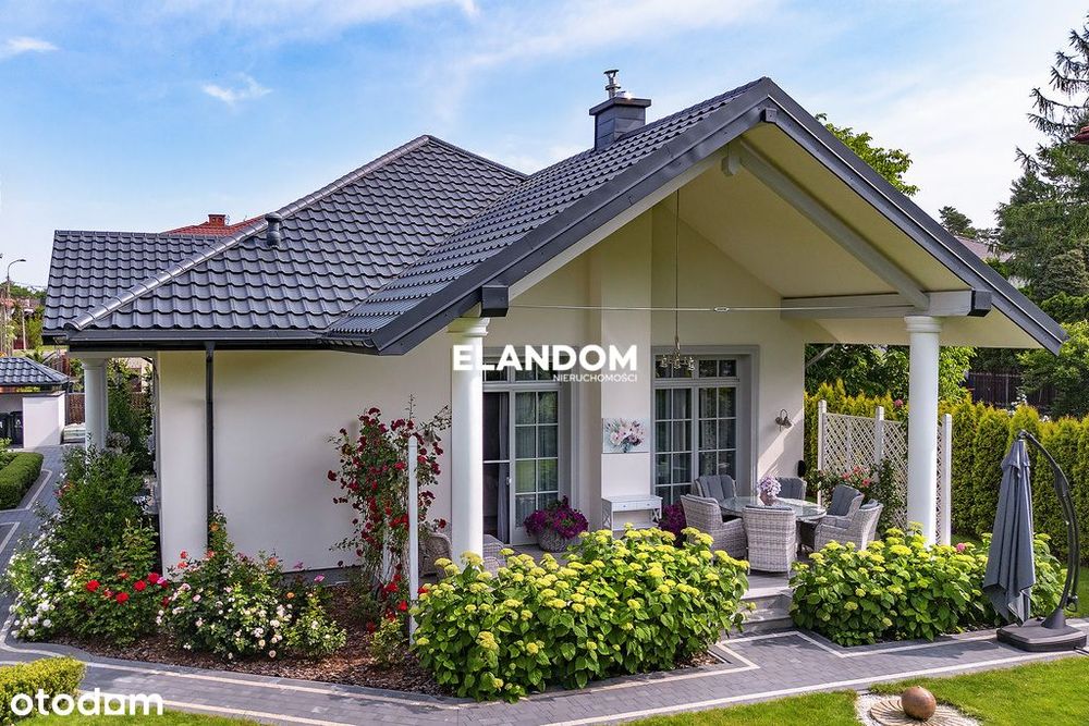 Nowy luksusowy dom styl Hampton ideał