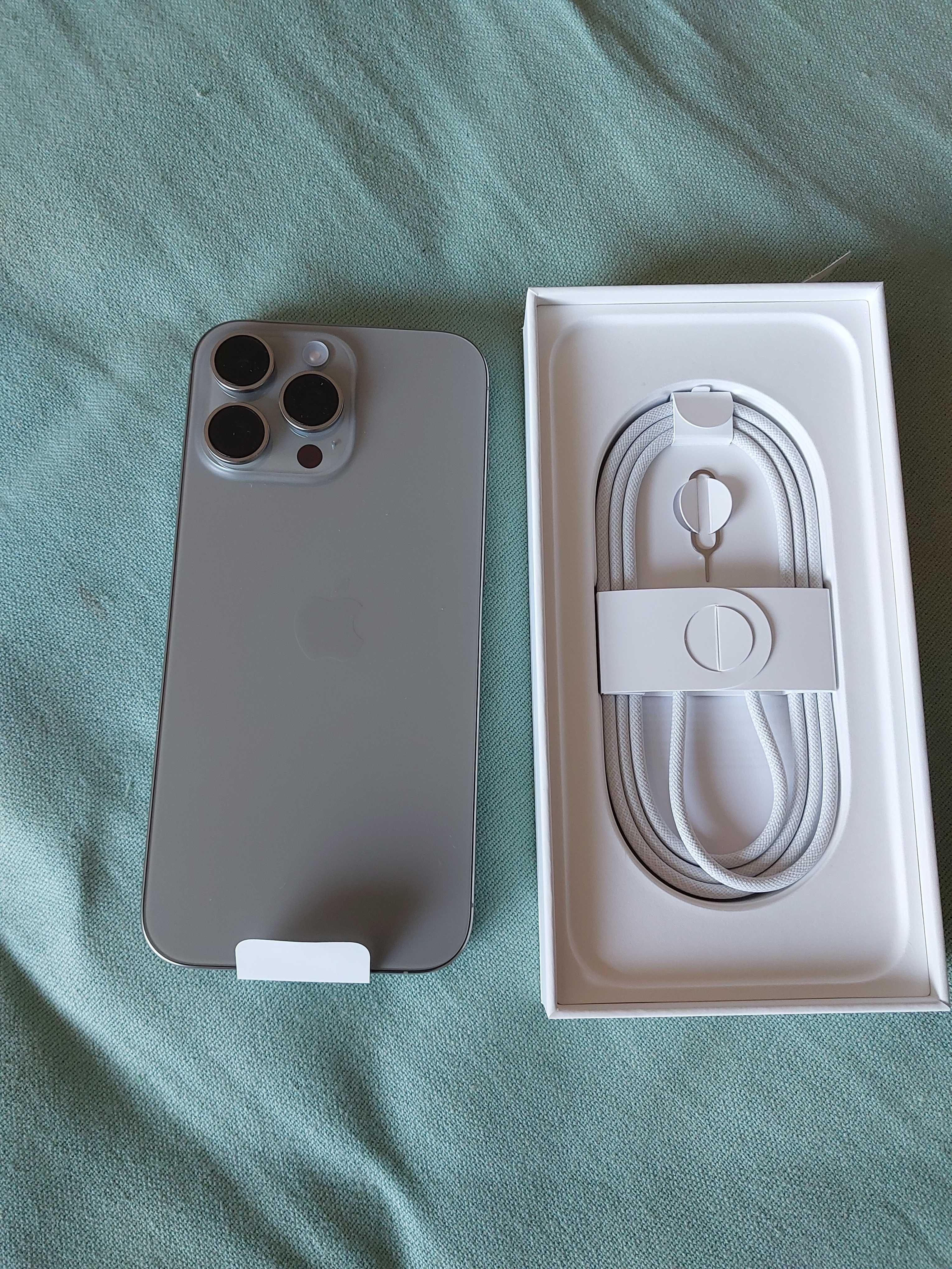 Iphone normal (15 128GB ) 16 pro + novo