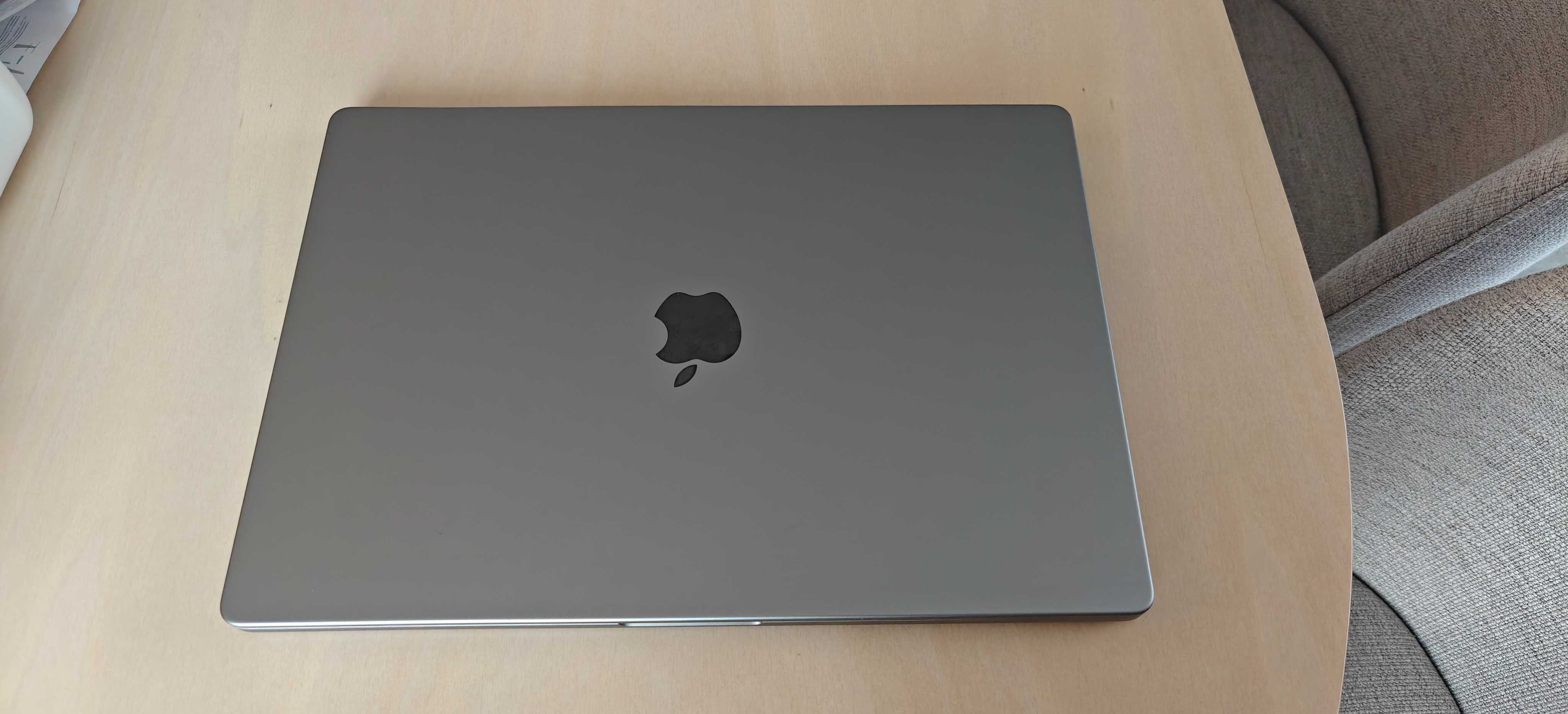 Macbook Pro 16 M1 PRO 32GB/512GB - Srebrny