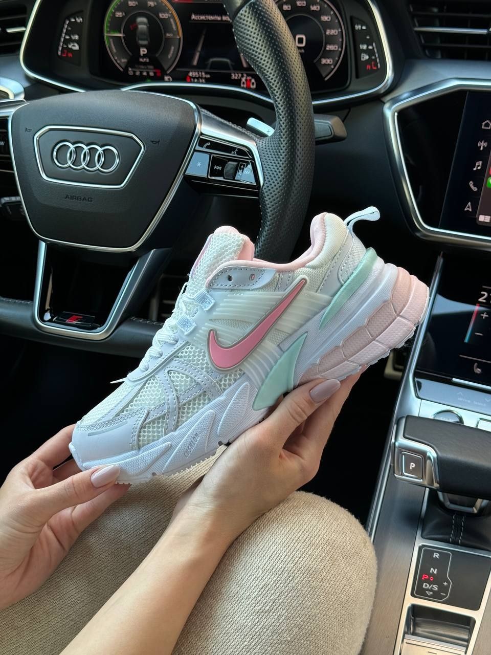 Жіночі кросівки Nike Runtekk WMNS White Pink