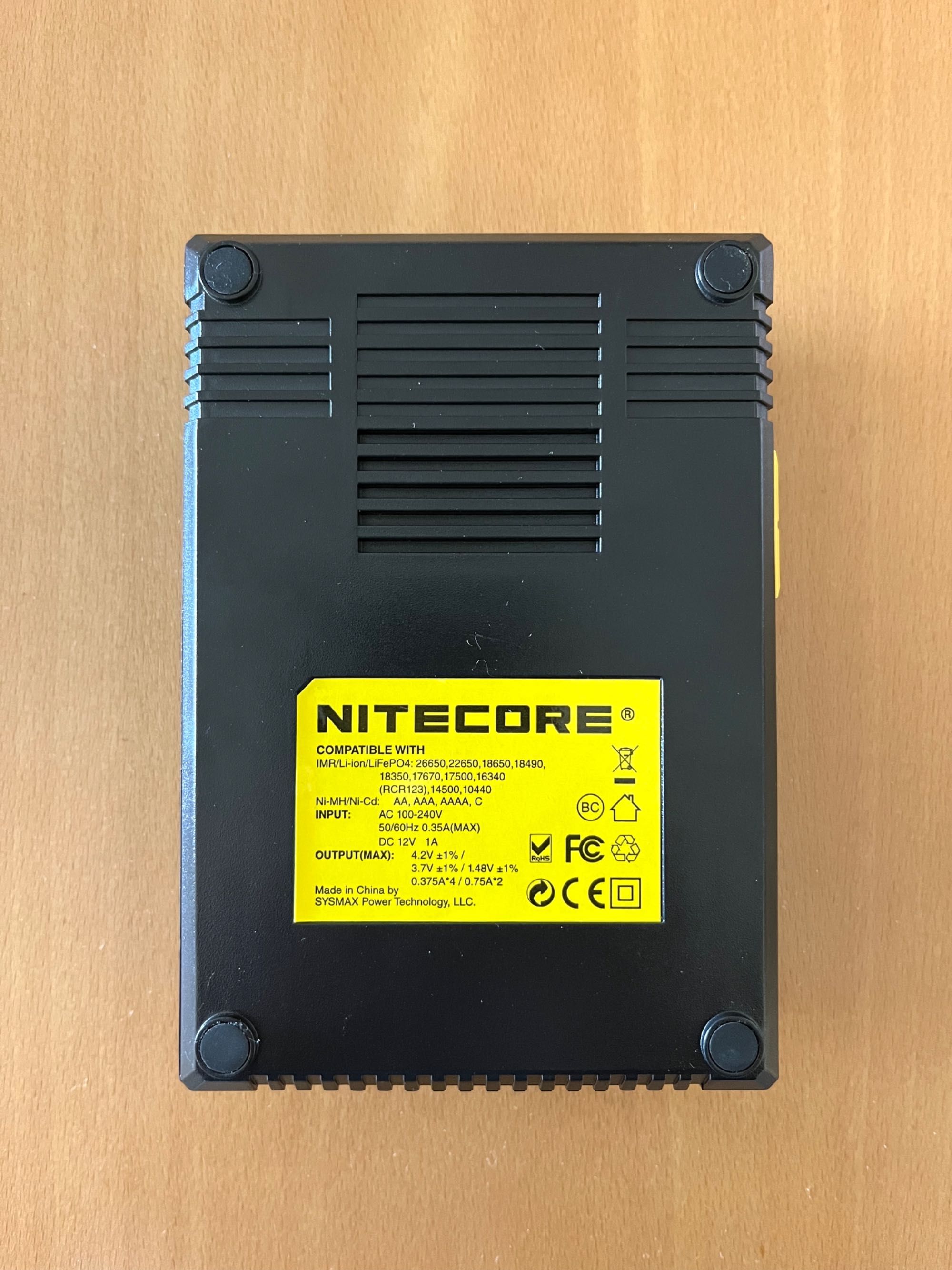 Carregador Pilhas Nitecore D4