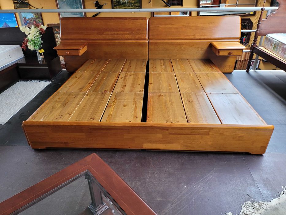 Cama Queen Size em madeira maciça de marca cerne, com