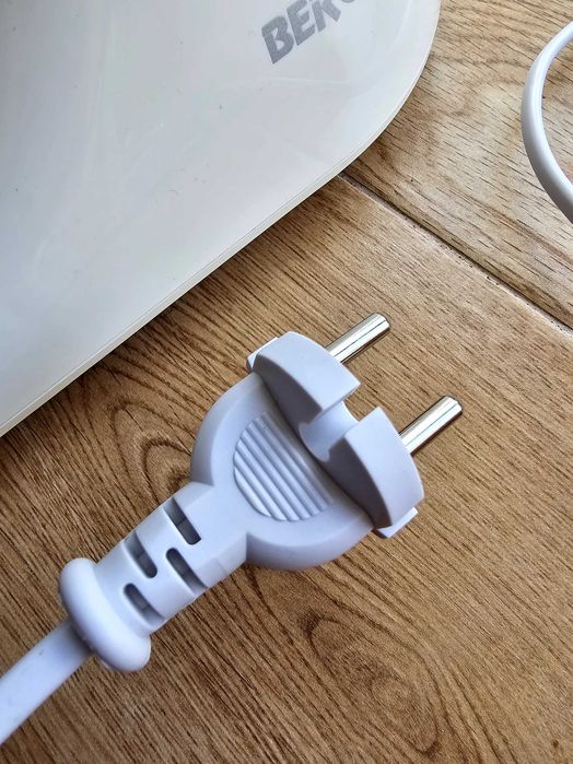 Robot planetarny Bergner Kremowy