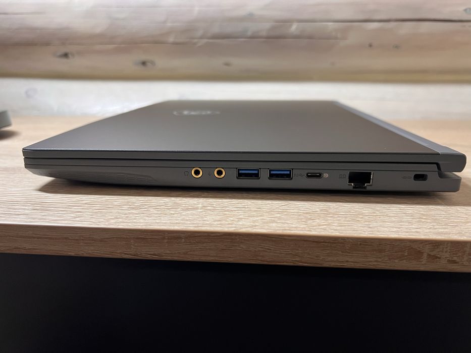 Ноутбук MSI Thin