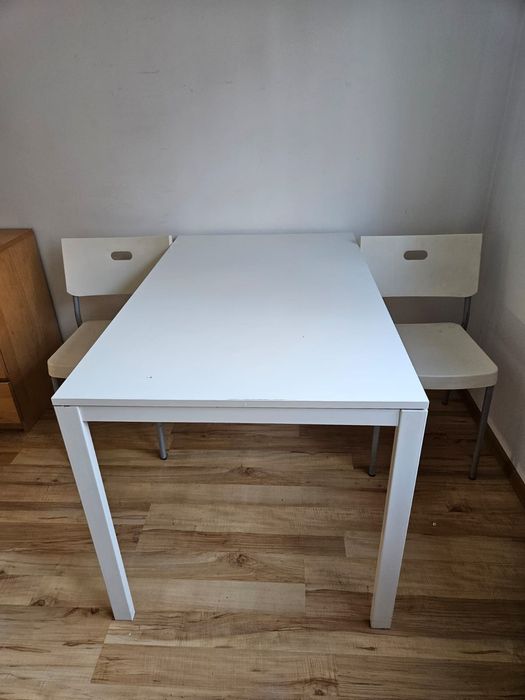 Stół z 2 krzesłami oddam za darmo