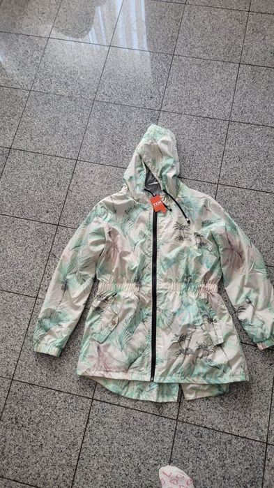 Kurtka damska biała krem w zielone wzory cienka nowa XL z kapucą txm