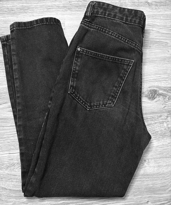 Стильні чорні джинси Sinsay MOM fit, розмір 32 EU (XS)