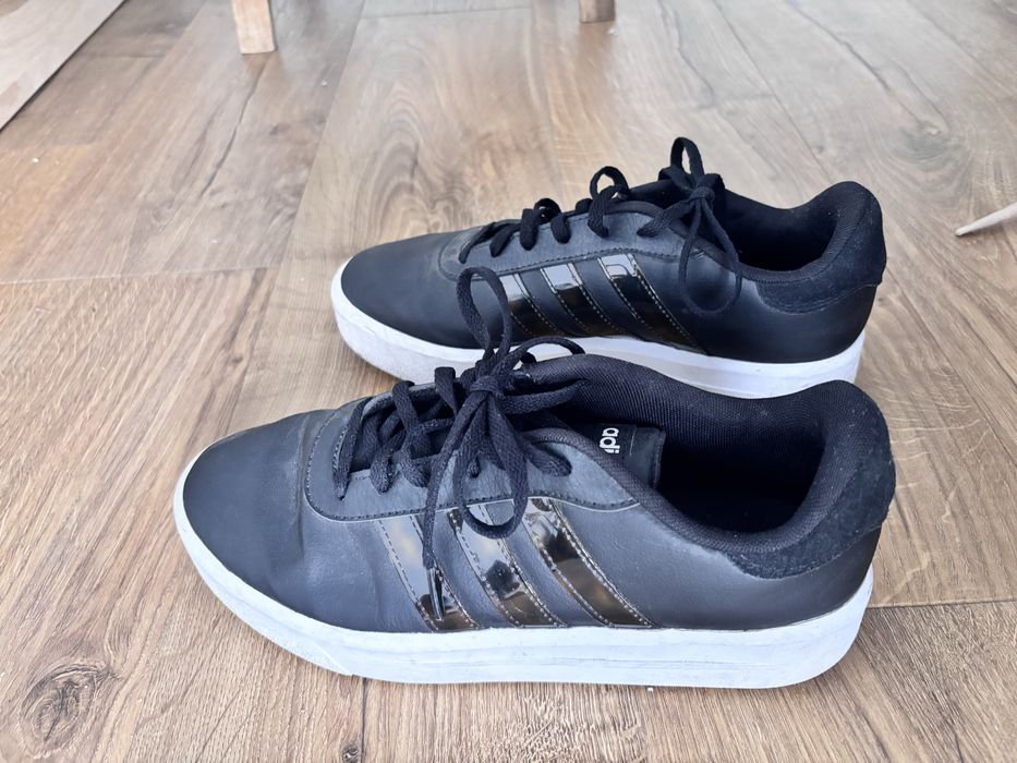 Buty adidas czarne z biala podeszwa r40