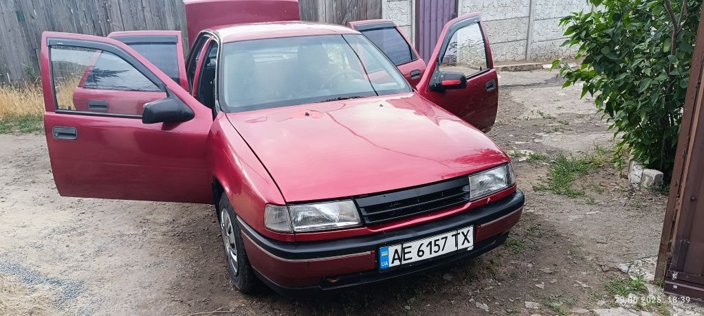 Опель Вектра А 1.6
