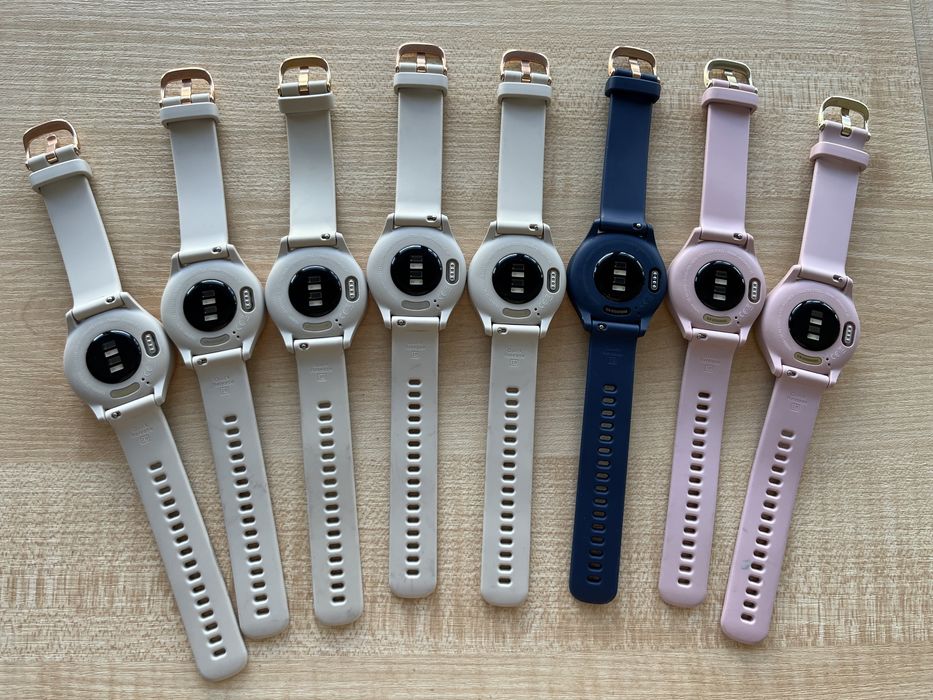 Смарт-годинник Garmin Vivomove 3S