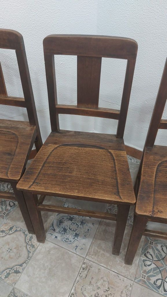 Conjunto Mesa e 4 Cadeiras de Tasca/Taberna
