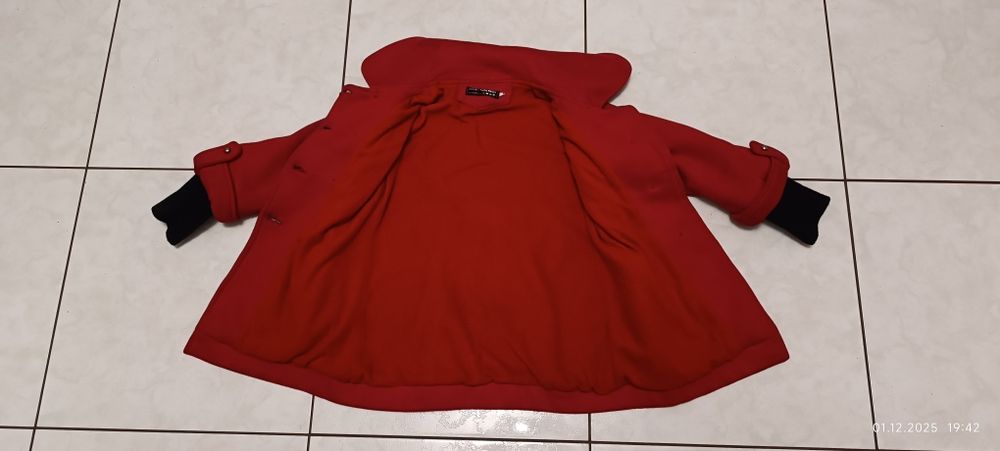 Пальто для дівчинки.