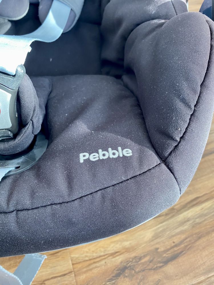 Fotelik MAXI COSI PEBBLE Śpiworek i pokrowiec na deszcz