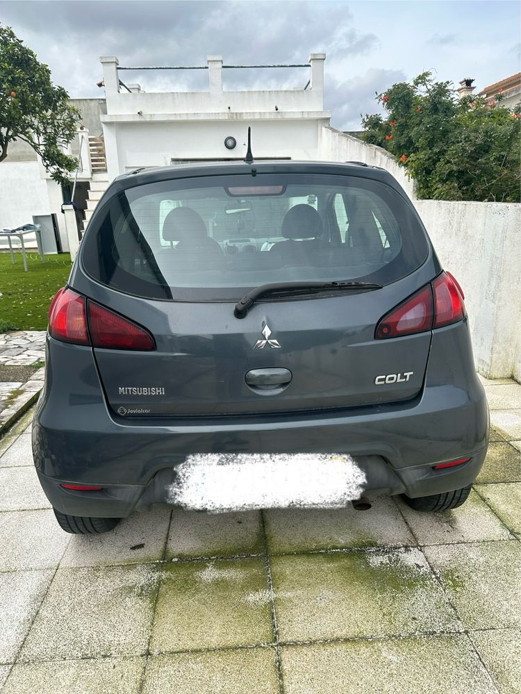 Mitsubishi Colt Acidentado/Sinistrado