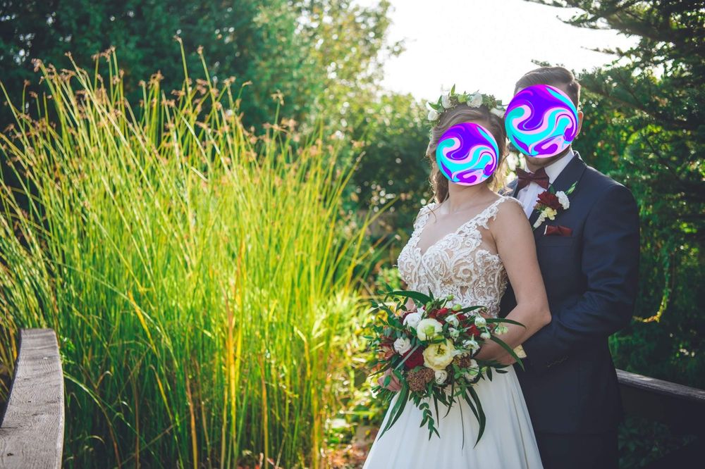 Suknia ślubna , kolor śmietankowy, ivory, koronka