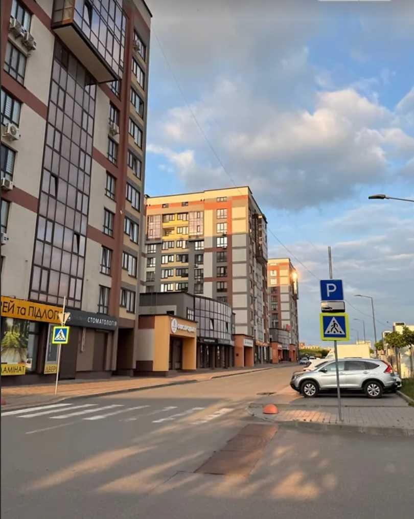 оренда приміщення в першій лінії у Варшавському мікрорайоні