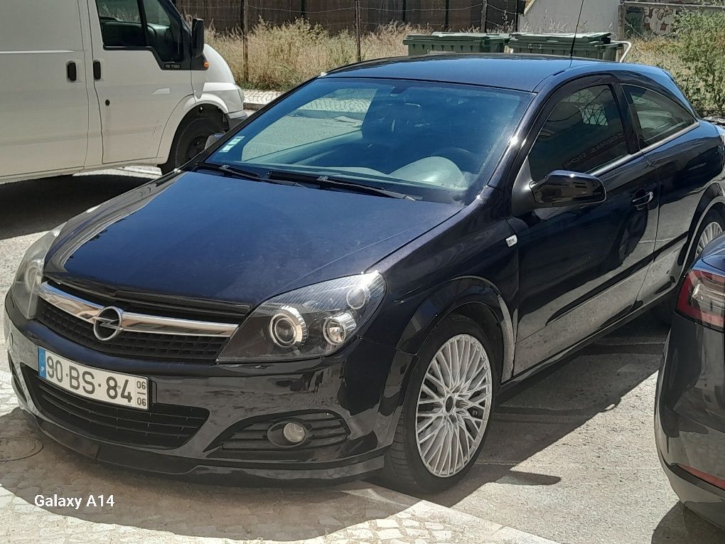 Opel Astra GTC 1.9 CDti 16v 150cv 2 lug 183.000kms 
Pintura nova, Bi X
