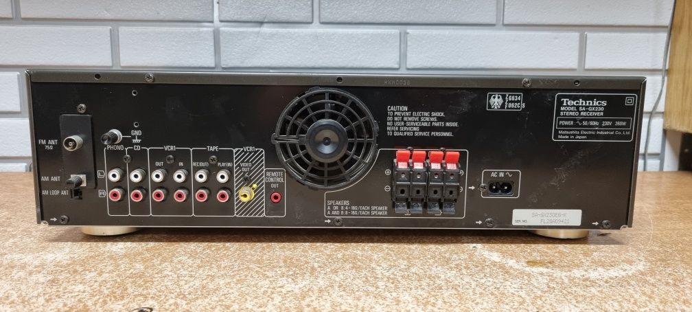 Amplituner stereo TECHNICS SA-GX230. Japan