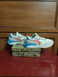 Взуття, кросівки Diadora .