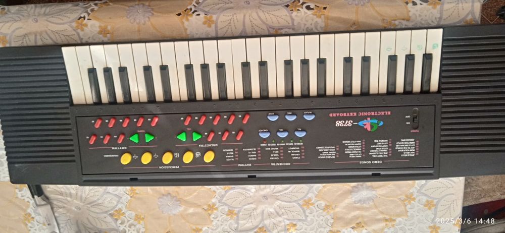 Музыкальный инструмент, пианино,   йоник  синтезатор,а,