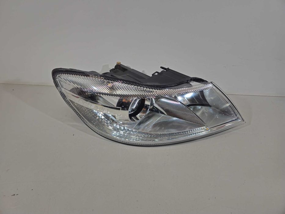 Skoda Octavia II 2 Lift FL Lampy Przód Przednie Lewa + Prawa Europa