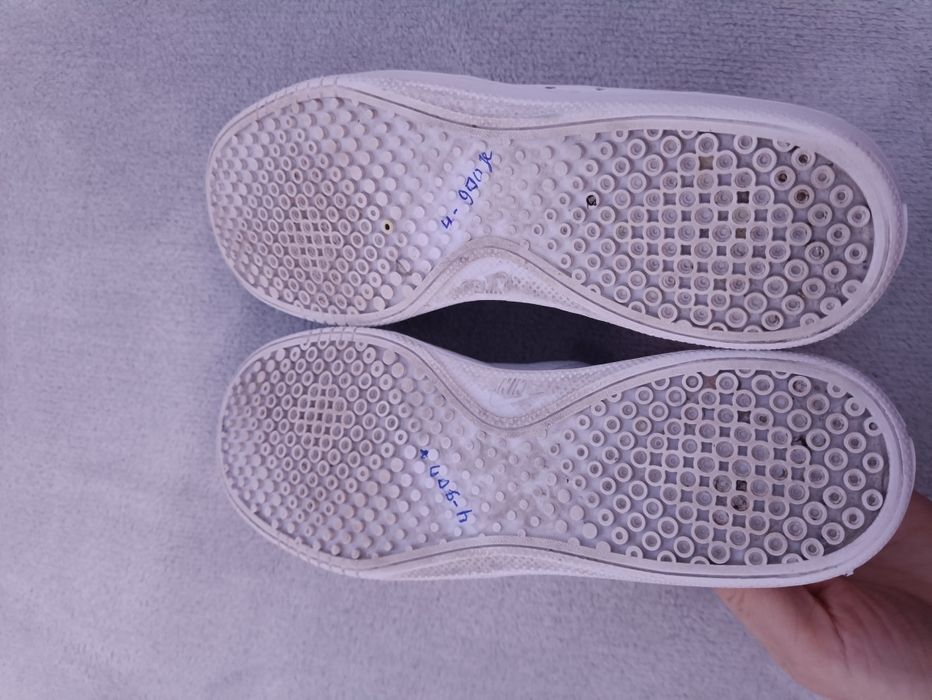 Женские кроссовки Nike кожа р38