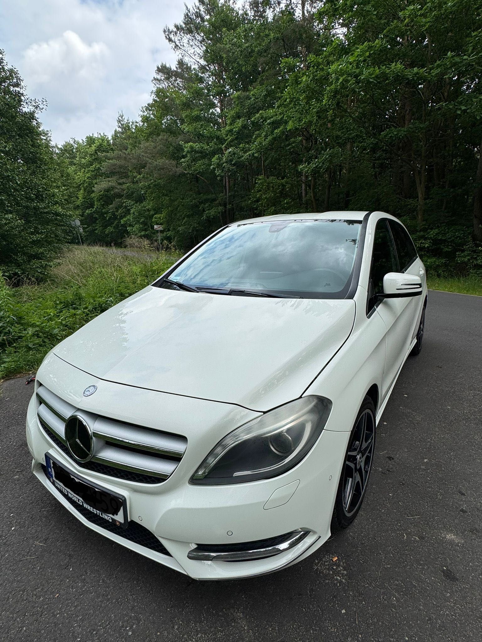 Mercedes Benz B180