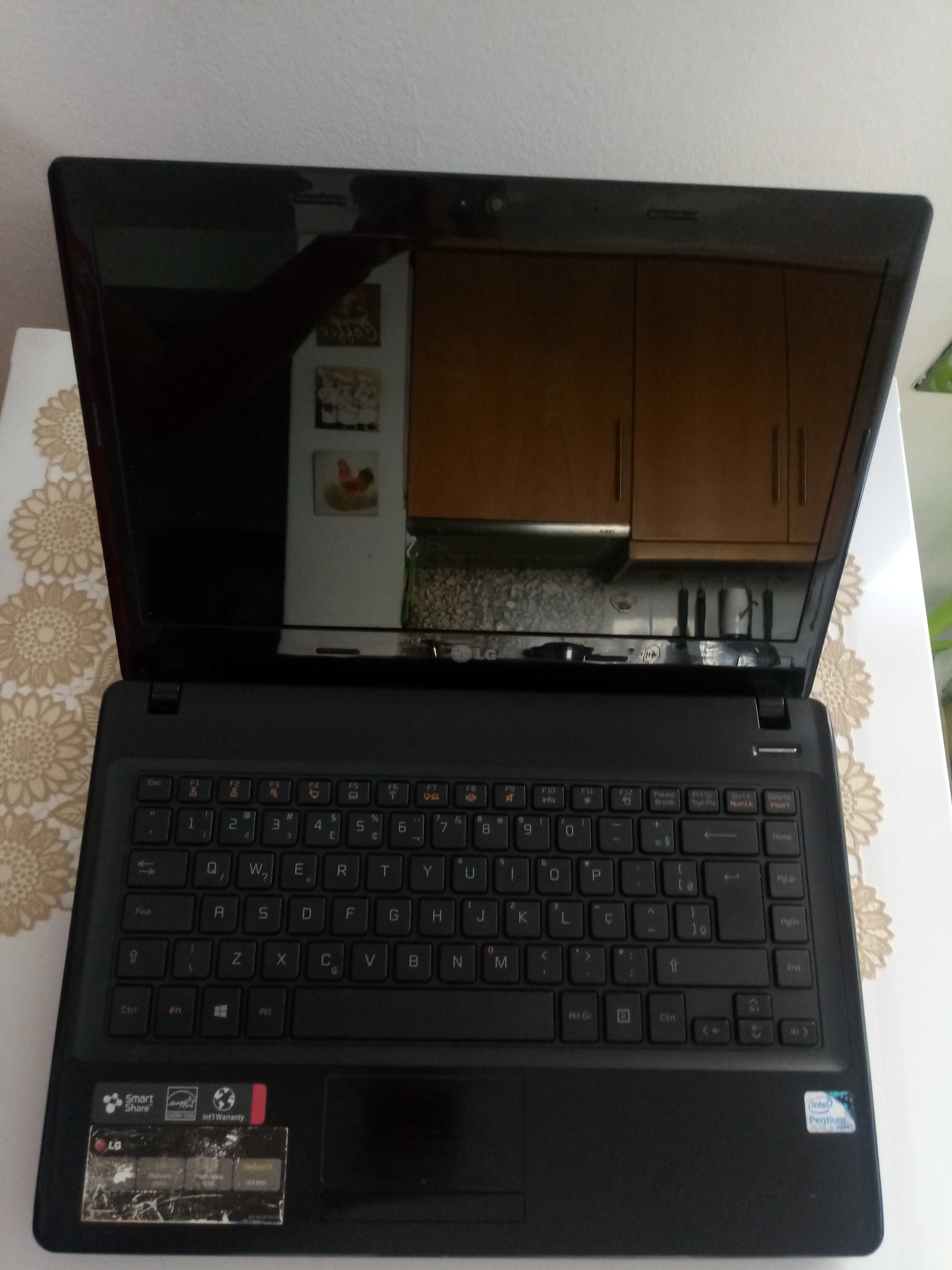 Notebook LG com Defeito Para retirada de Peças.