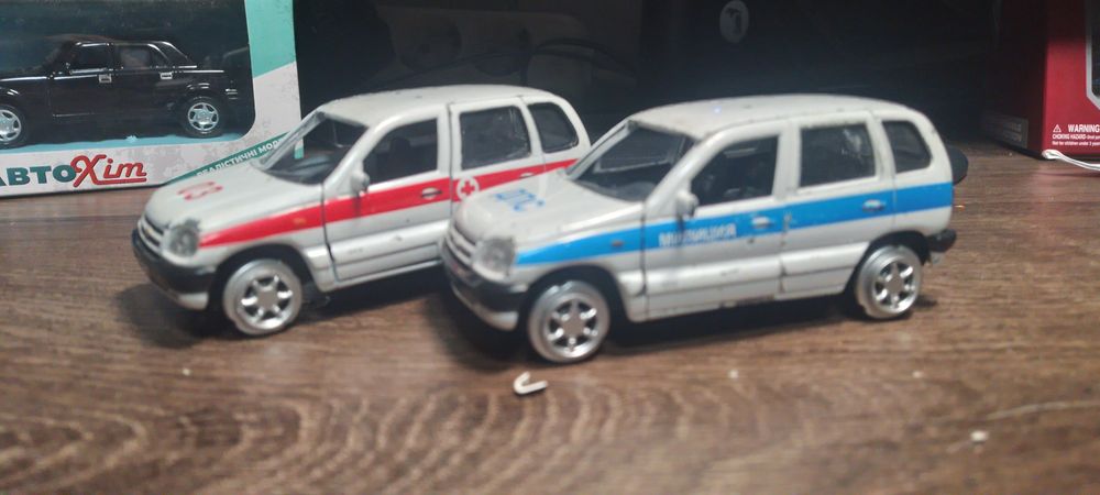 Прдам 2 моделі шевроле ніва