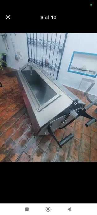 Máquina de assar porco