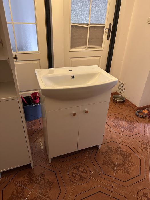 Sprzedam szafkę z umywalką 60 cm