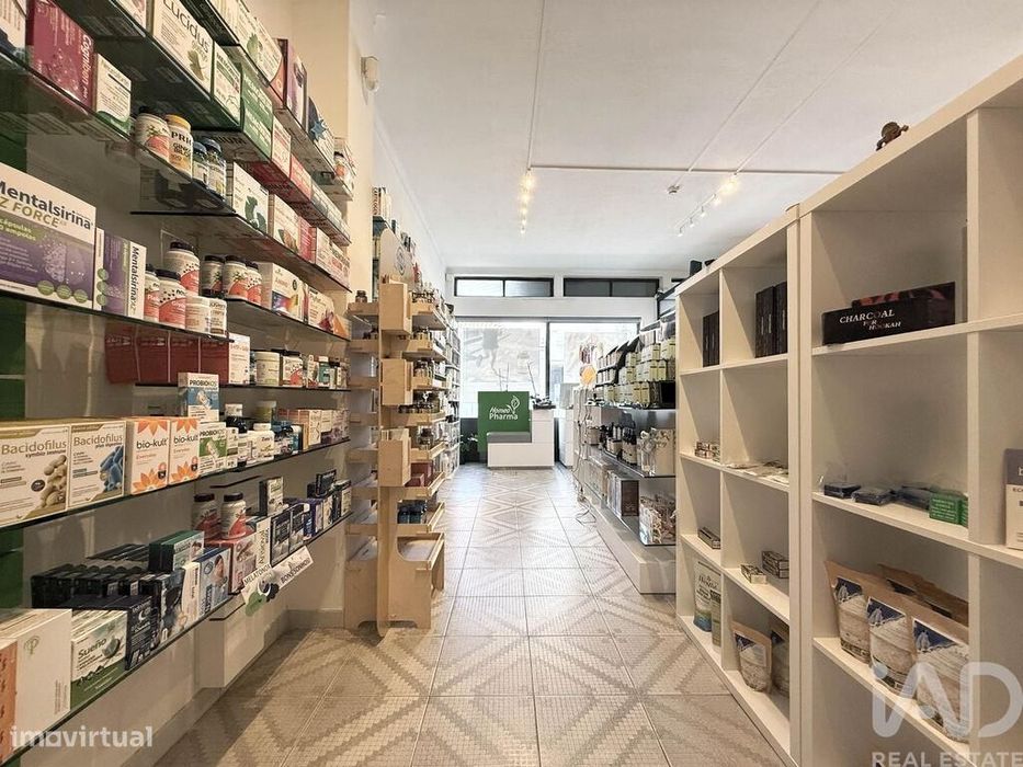 Loja / Estabelecimento Comercial em Mira de 110,00 m2