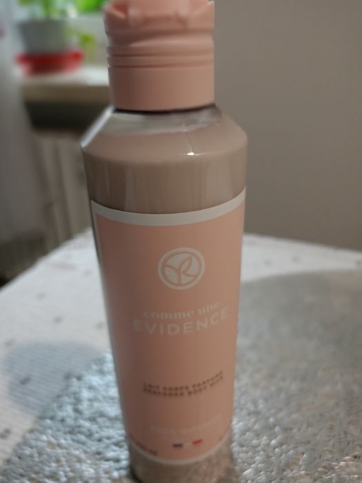 Zestaw mleczko i żel Evidence,perfumowane po 200ml Yves Rocher,nowy