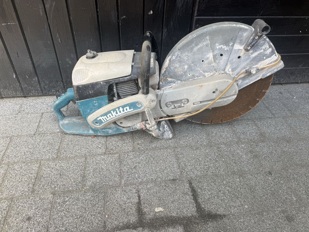 Makita DPC8112 przecinarka