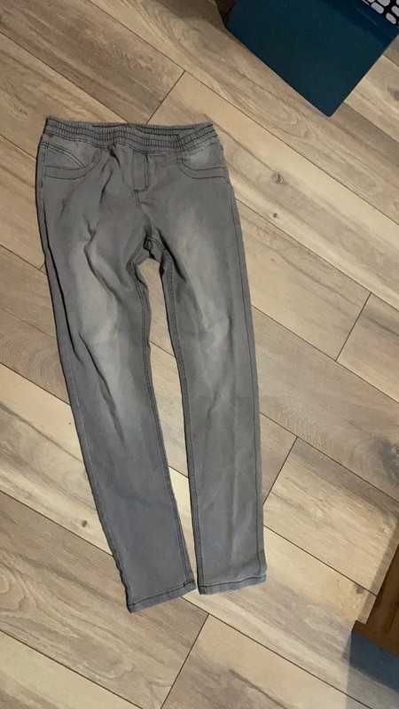 Szare jegginsy jeansy wygodne 42 L M 40
Rozmiar M/L