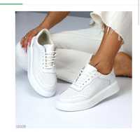 Жіночі перфоровані кросівки KDSL 40 25.0см білий