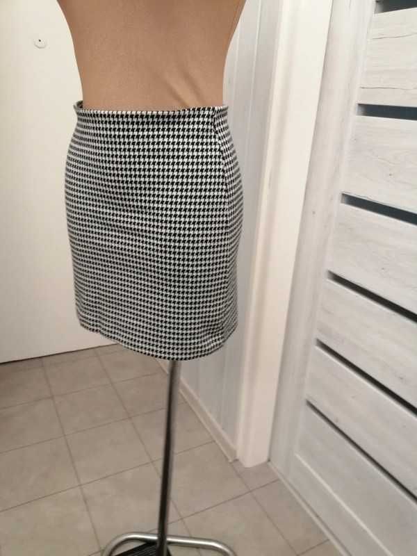 H&M -super dopasowana mini spódnica S