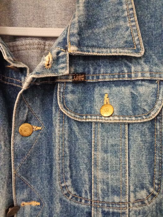 Casacos de ganga e capa.