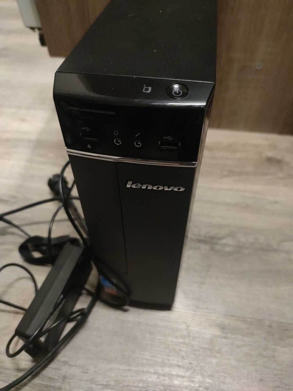 Desktop Lenovo 90BJ AMD A4-7210 1.80GHz Ram 8Gb SSD 250Gb Windows 10