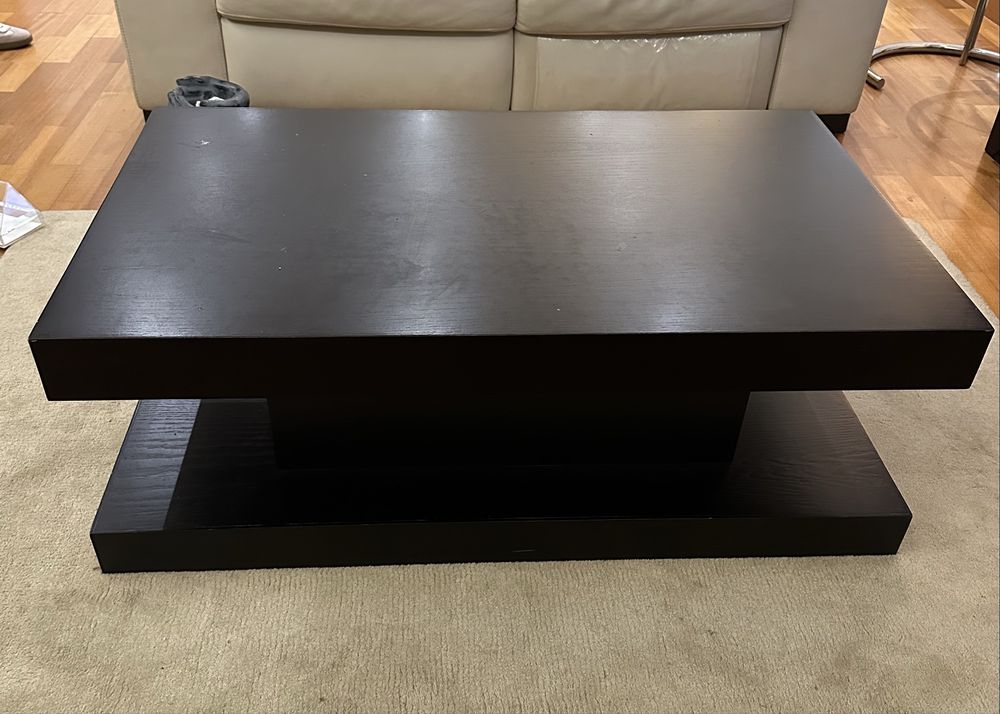 Mesa de centro em madeira preta