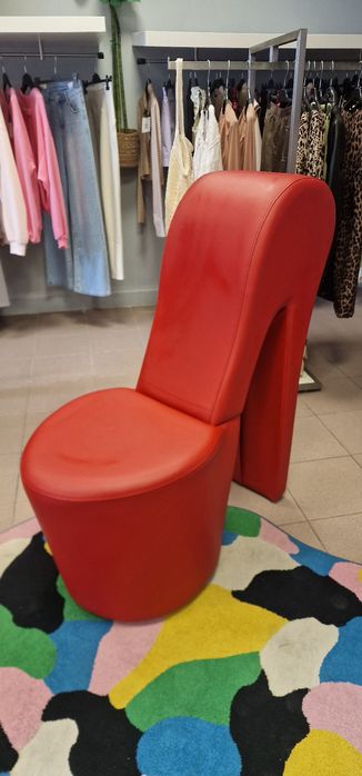 Sofá em forma de sapato