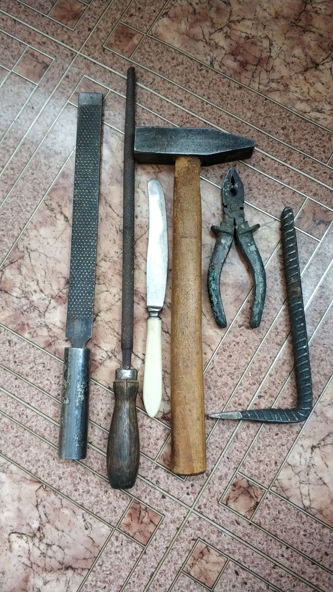 Набор инструментов слесарный напильник молоток пассатижи
