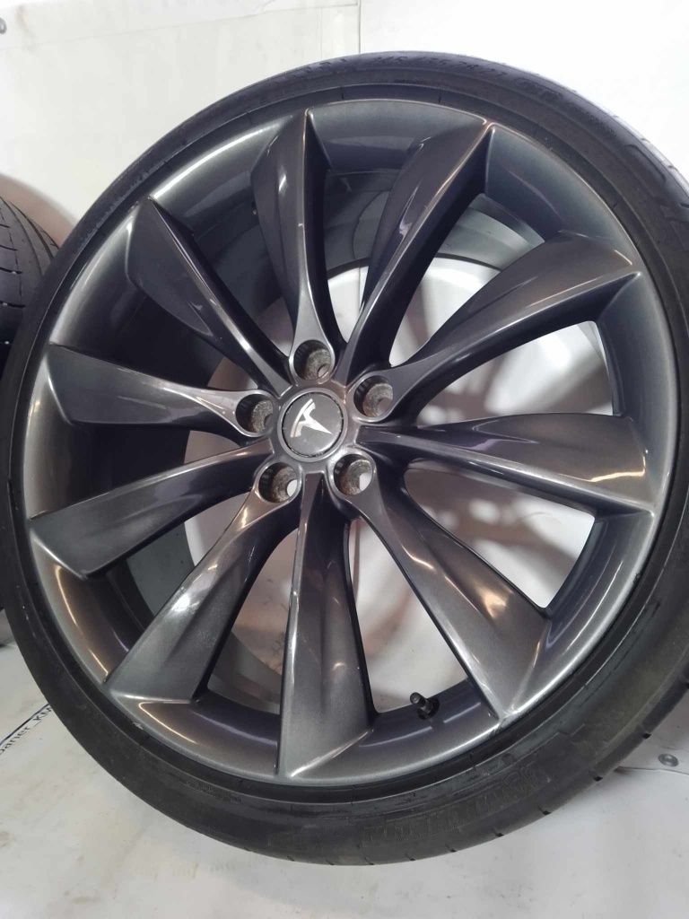 Felgi aluminiowe R21 5x120 9J TESLA