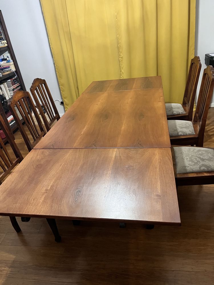 Stół drewniany i 6 krzeseł
